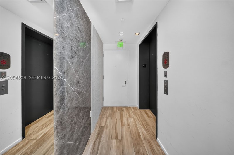 Condo for sale at SLS Lux Brickell 3010