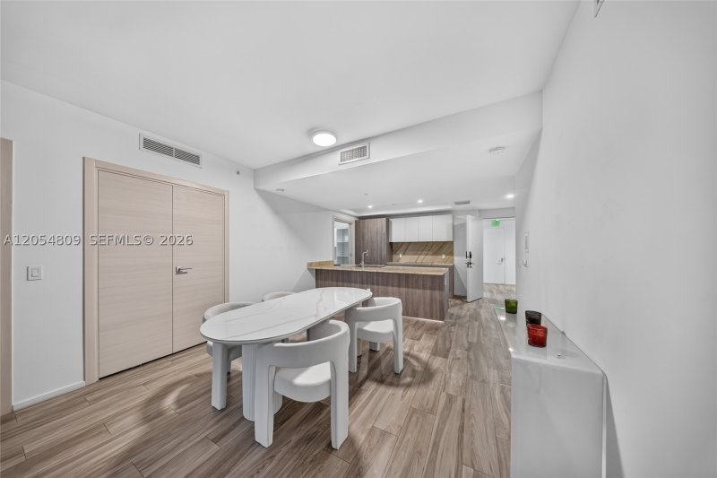 Condo for sale at SLS Lux Brickell 3010