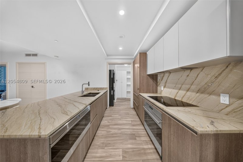 Condo for sale at SLS Lux Brickell 3010