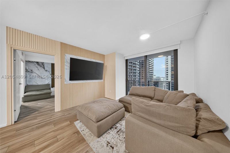 Condo for sale at SLS Lux Brickell 3010