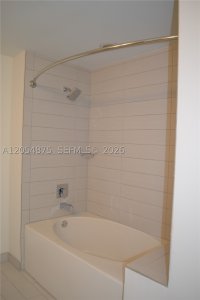 Alquiler de apartamento en Nine at Mary Brickell Village 3302
