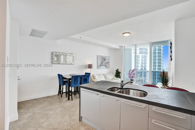Comprar apartamento no Trump Royale 4705