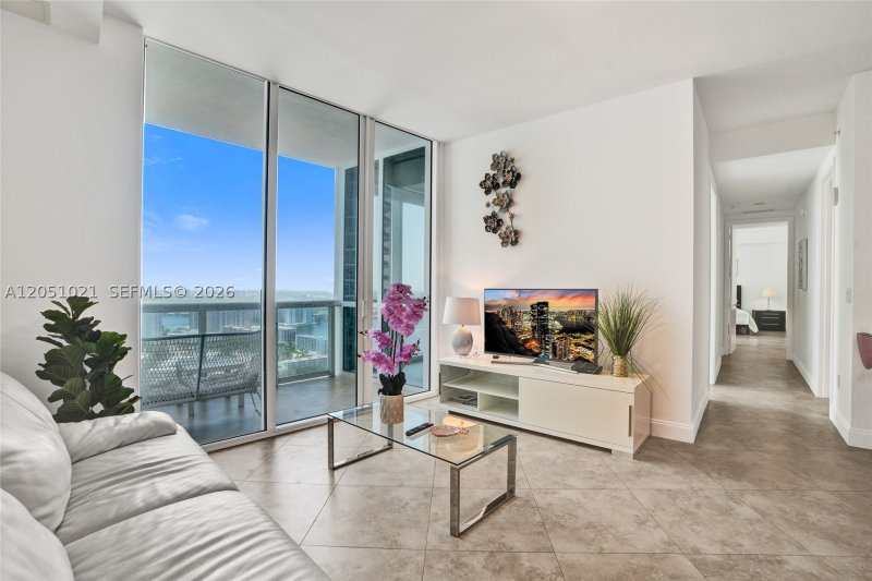 Comprar apartamento no Trump Royale 4705