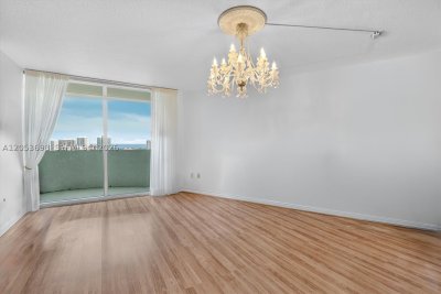 Comprar apartamento en Turnberry On The Green 2401