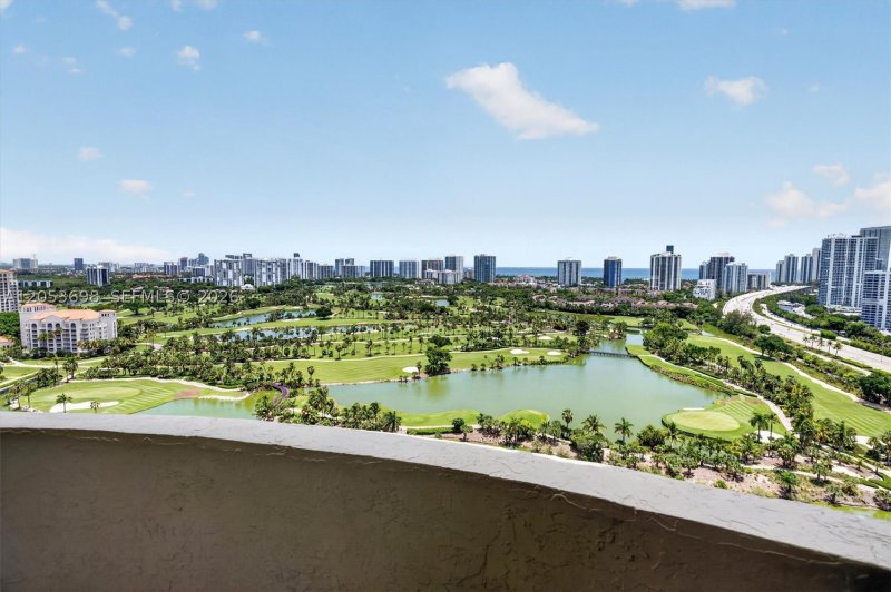 Condo for sale at Turnberry On The Green 2401