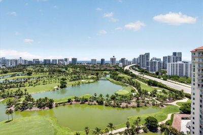 Comprar apartamento en Turnberry On The Green 2401