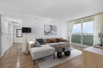 Comprar apartamento en Turnberry On The Green 2401