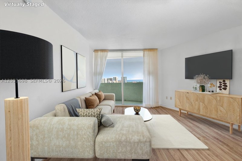 Condo for sale at Turnberry On The Green 2401