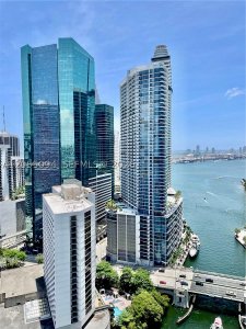 Comprar apartamento no Brickell on the River North 3712