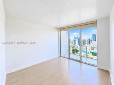 Comprar apartamento no Brickell on the River North 3712