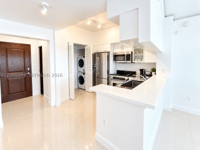 Comprar apartamento no Brickell on the River North 3712