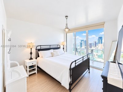 Comprar apartamento no Brickell on the River North 3712