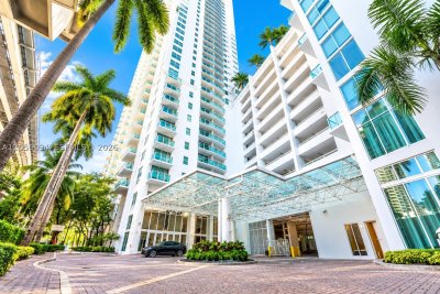 Comprar apartamento no Brickell on the River North 3712
