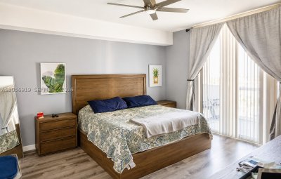 Comprar apartamento no 360 Condominium West 705