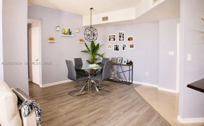 Comprar apartamento no 360 Condominium West 705