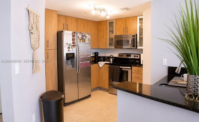 Comprar apartamento no 360 Condominium West 705