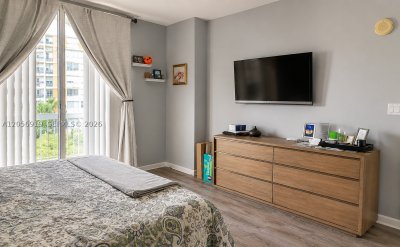 Comprar apartamento no 360 Condominium West 705