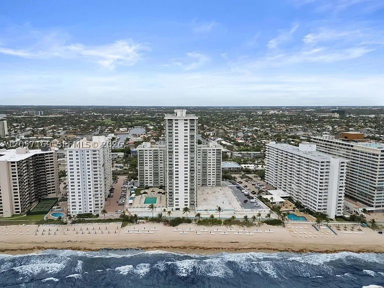 Condo for sale at Playa Del Mar 2602