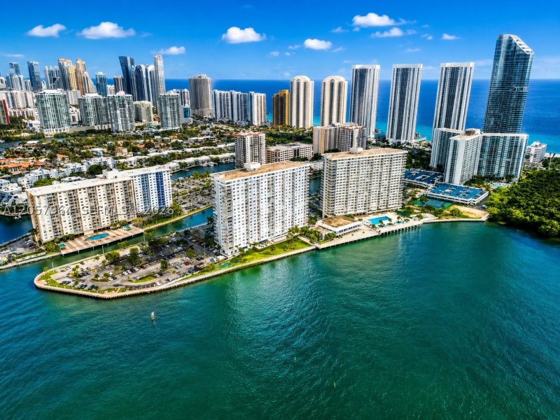 Apartment for rent at Arlen House 807
