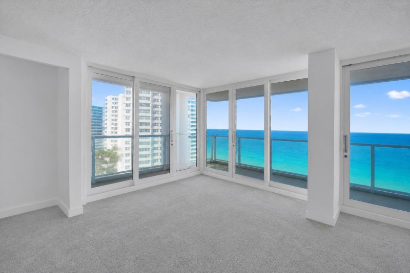 Condo for sale at Plaza East 9H
