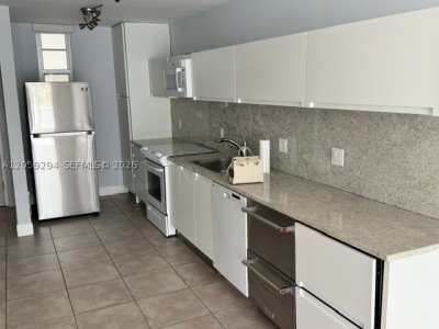 Aluguel de apartamento no Nirvana 2 C303