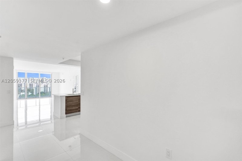 Apartment for rent at Parque Towers at St. Tropez 5-805