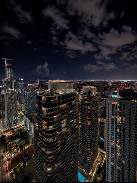 Condo for sale at SLS Lux Brickell 5509