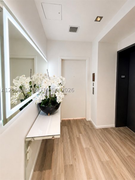 Condo for sale at SLS Lux Brickell 5509
