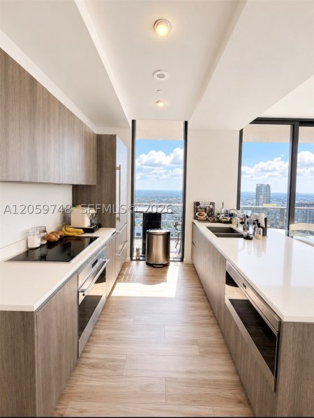 Condo for sale at SLS Lux Brickell 5509