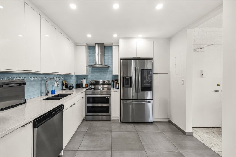 Condo for sale at The Hemispheres 5F