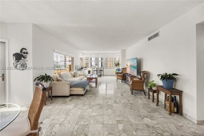 Comprar apartamento en The Hemispheres 5F