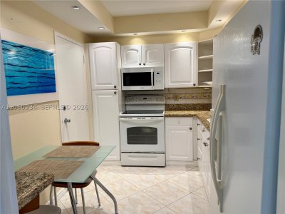 Aluguel de apartamento no The Hemispheres 6N