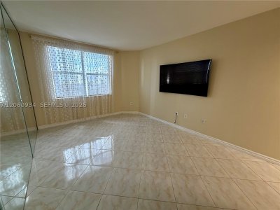 Aluguel de apartamento no The Hemispheres 6N