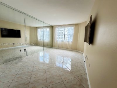 Aluguel de apartamento no The Hemispheres 6N