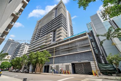 Comprar apartamento no Brickell Ten 2201