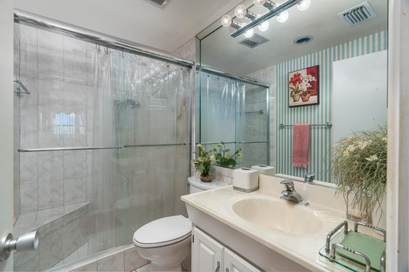 Condo for sale at Coral Ridge Towers North 618