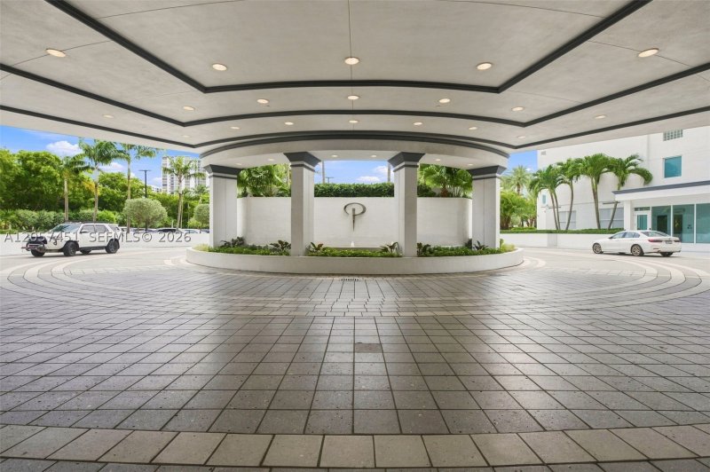 Condo for sale at Peninsula I 2104