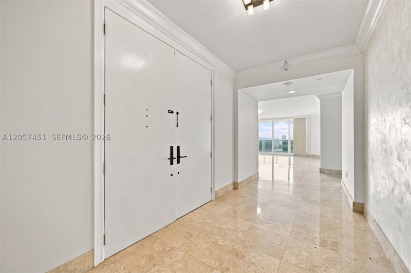 Condo for sale at Peninsula I 2104