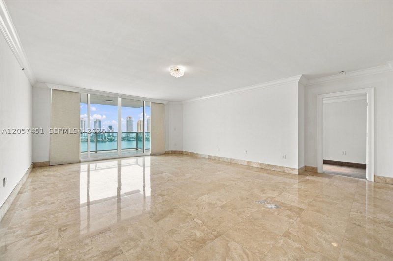Condo for sale at Peninsula I 2104