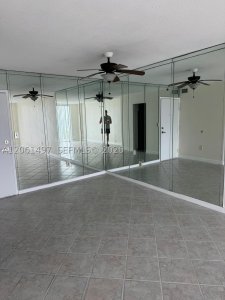 Comprar apartamento en Admirals Port Condos 1609E