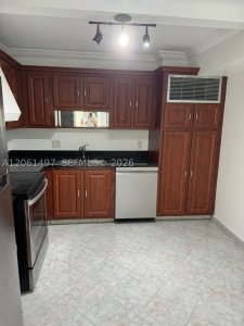 Comprar apartamento en Admirals Port Condos 1609E