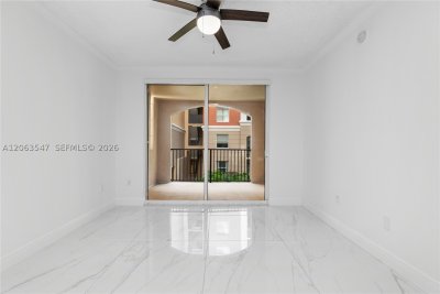 Comprar apartamento en Porto Bellagio 1210