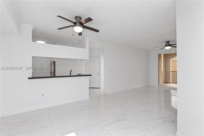 Comprar apartamento en Porto Bellagio 1210