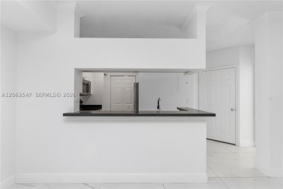 Comprar apartamento en Porto Bellagio 1210