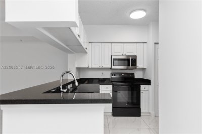 Comprar apartamento en Porto Bellagio 1210