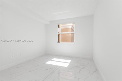 Comprar apartamento en Porto Bellagio 1210