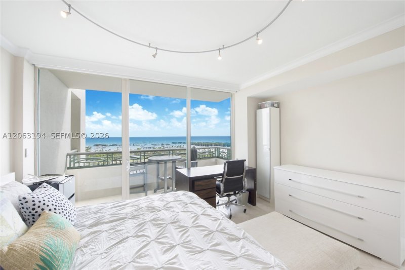 Apartment for rent at Ritz Carlton Coconut Grove 1003