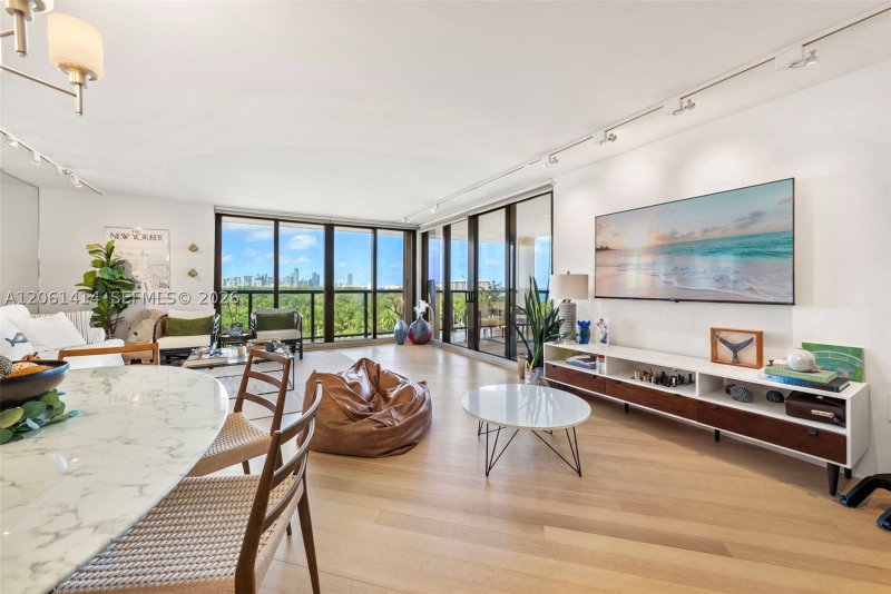 Apartment for rent at Coconut Grove Bayshore 11B