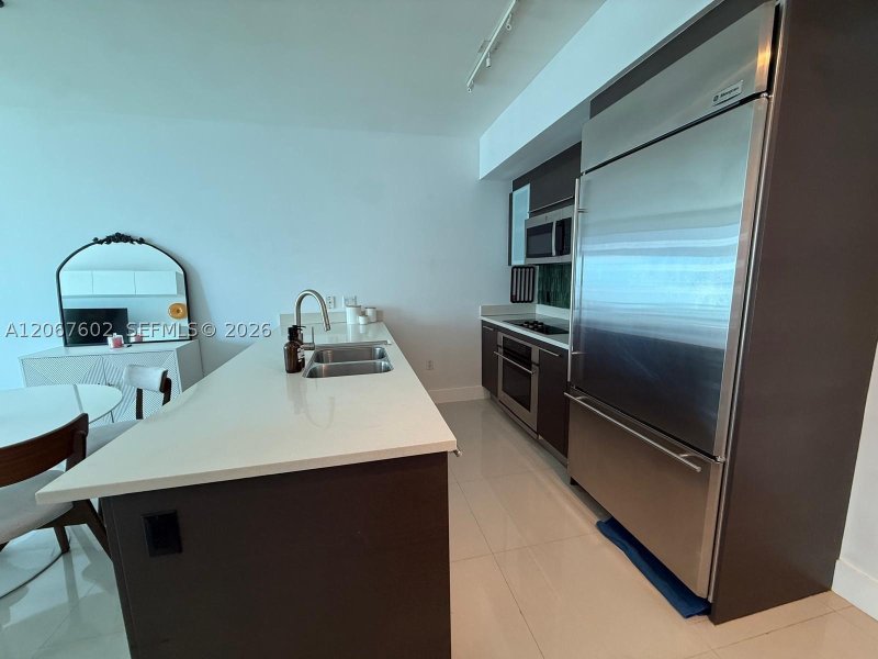 Apartment for rent at 500 Brickell East Tower 2706