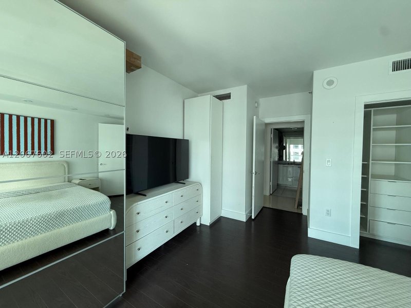 Apartment for rent at 500 Brickell East Tower 2706